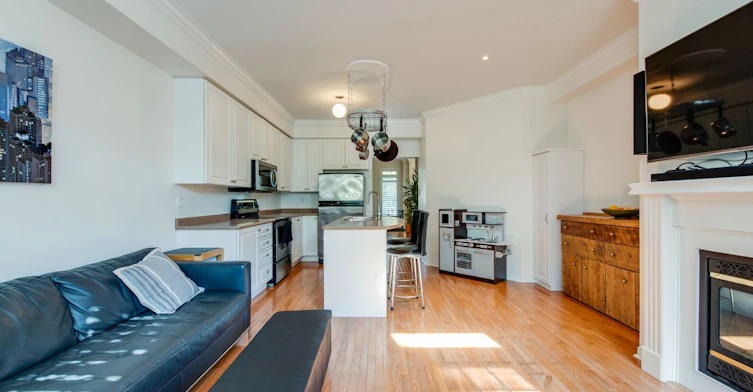 15 Whistle Post Street, Toronto, ON, M4E 3W7 - 12