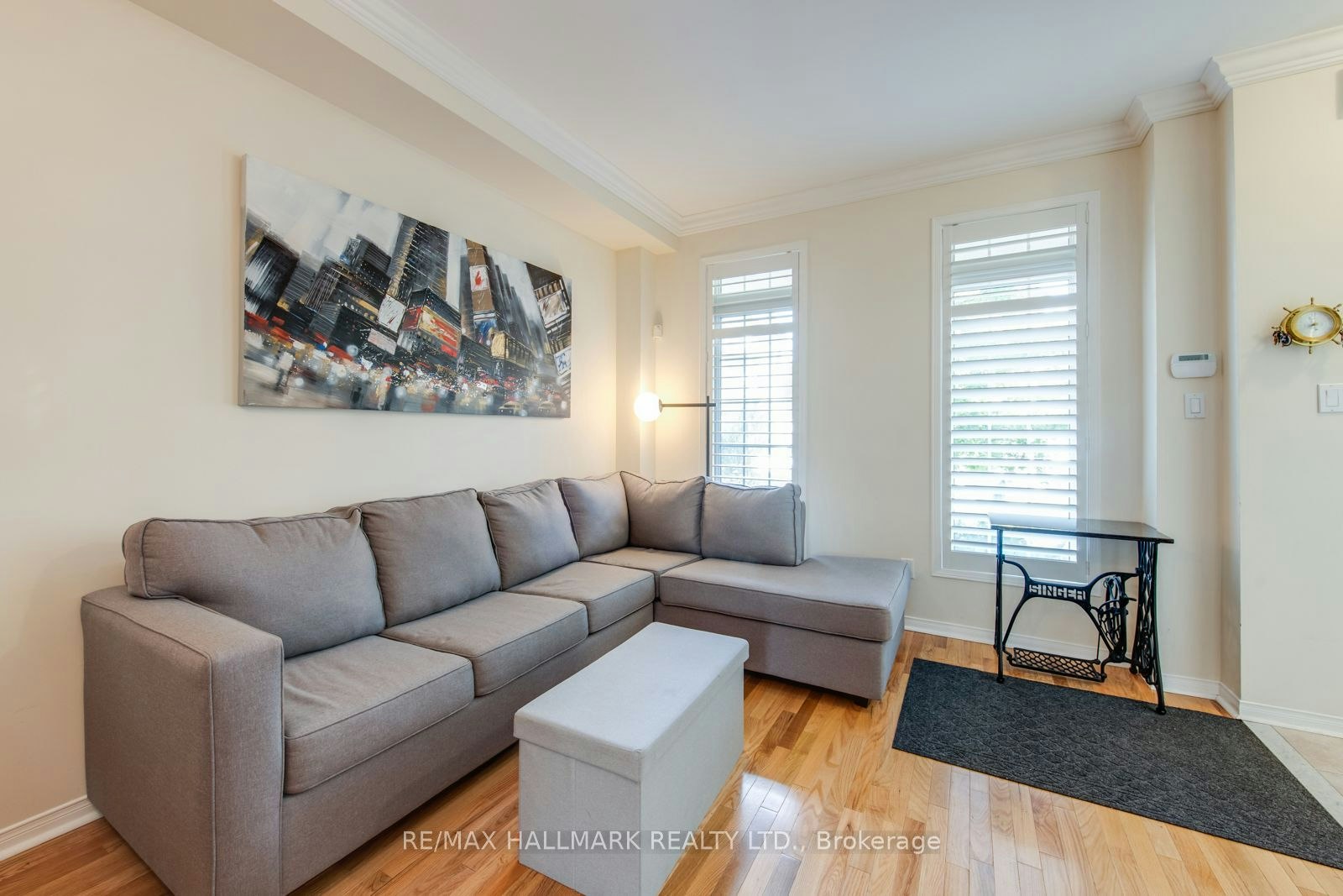 15 Whistle Post Street, Toronto, ON, M4E 3W7 - 4