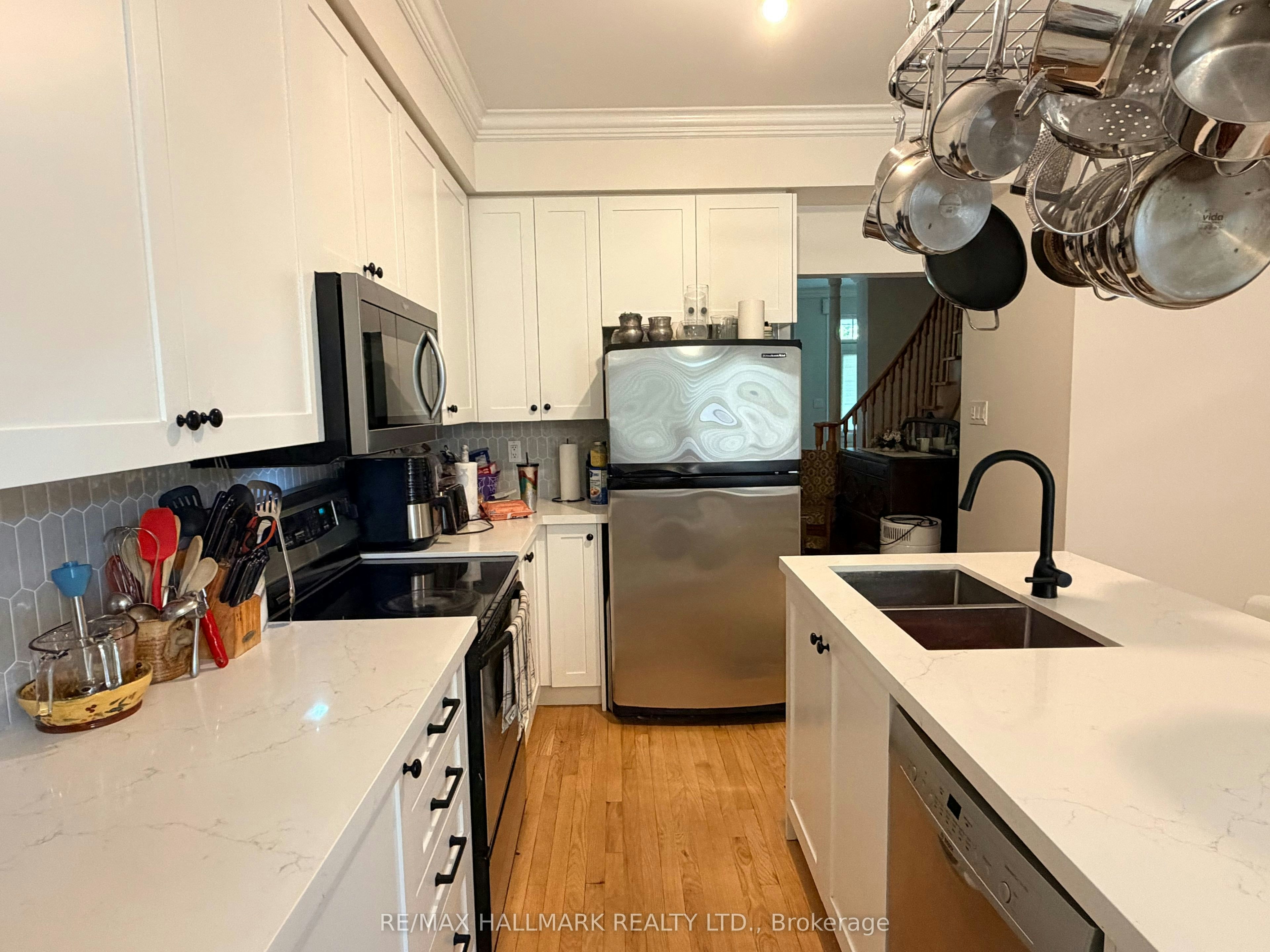 15 Whistle Post Street, Toronto, ON, M4E 3W7 - 7