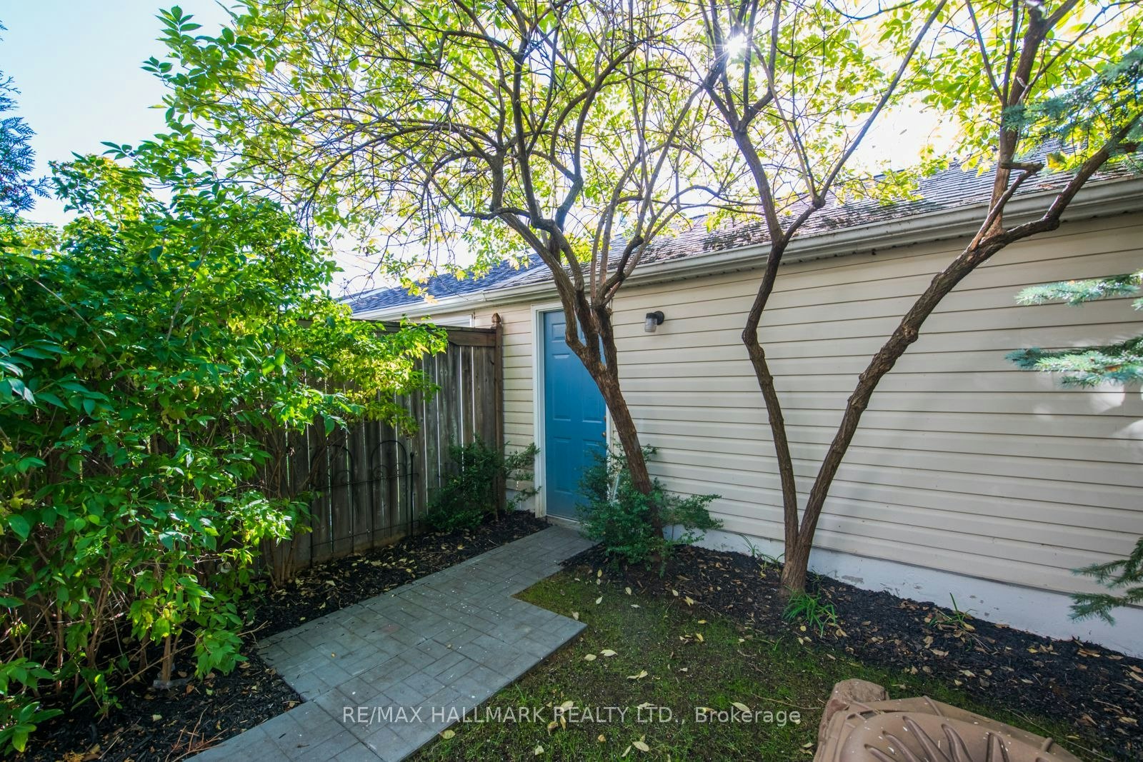 15 Whistle Post Street, Toronto, ON, M4E 3W7 - 43
