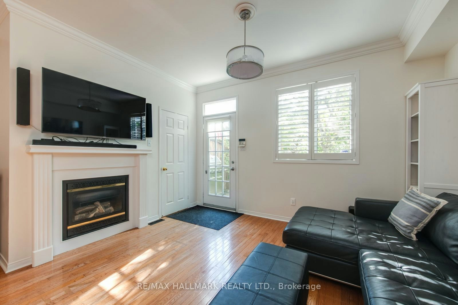 15 Whistle Post Street, Toronto, ON, M4E 3W7 - 11