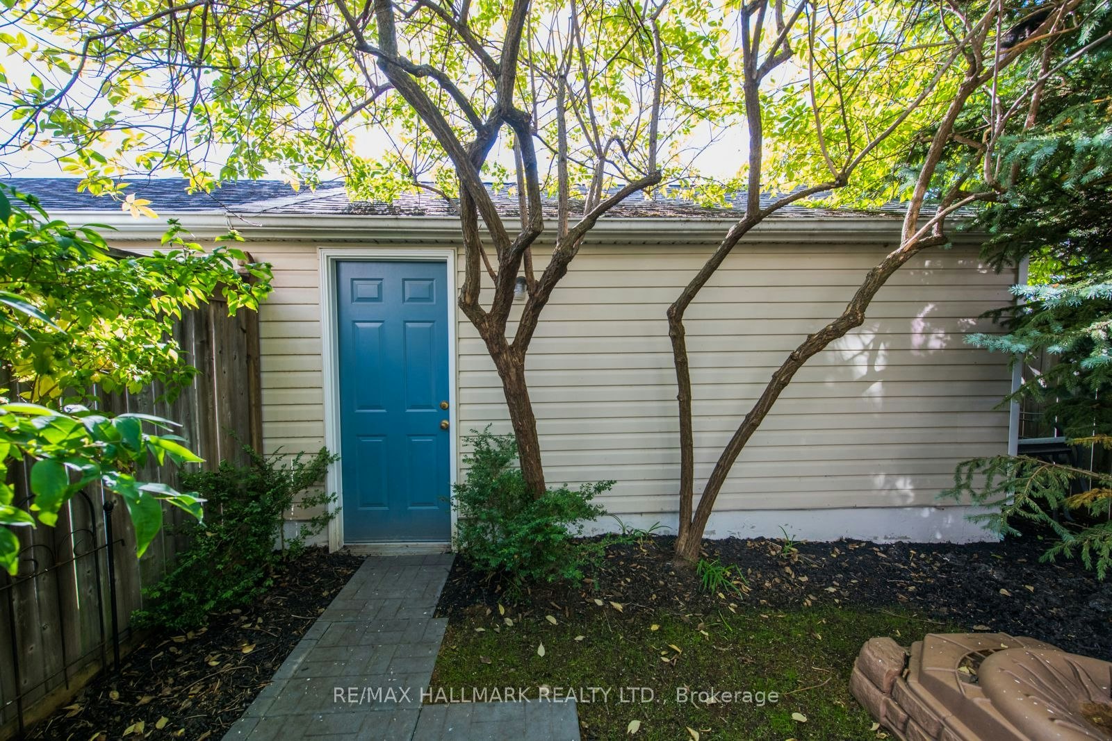 15 Whistle Post Street, Toronto, ON, M4E 3W7 - 44