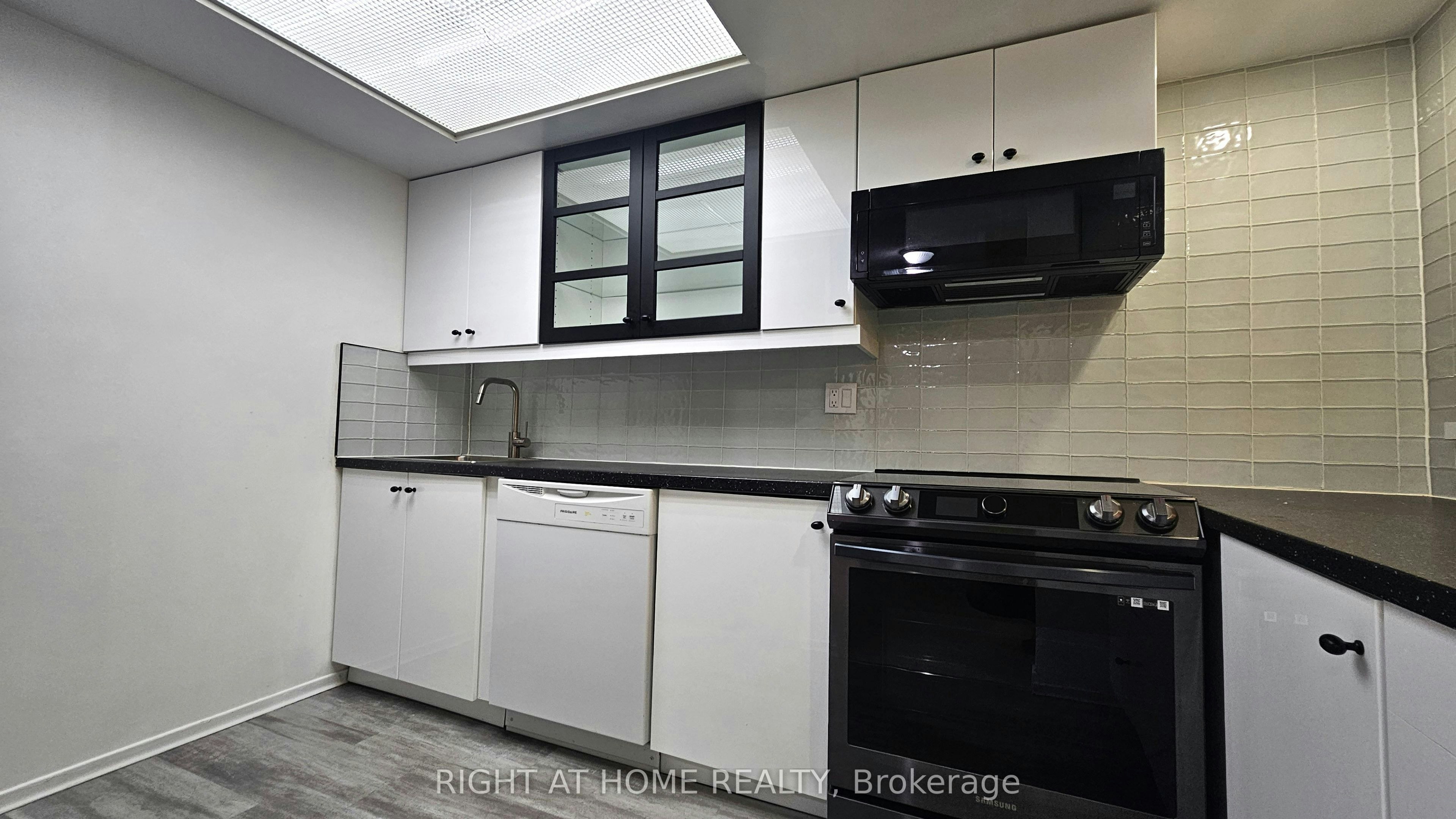 1714-2460 Eglinton Avenue E, Toronto, ON, M1K 5J7 - 14