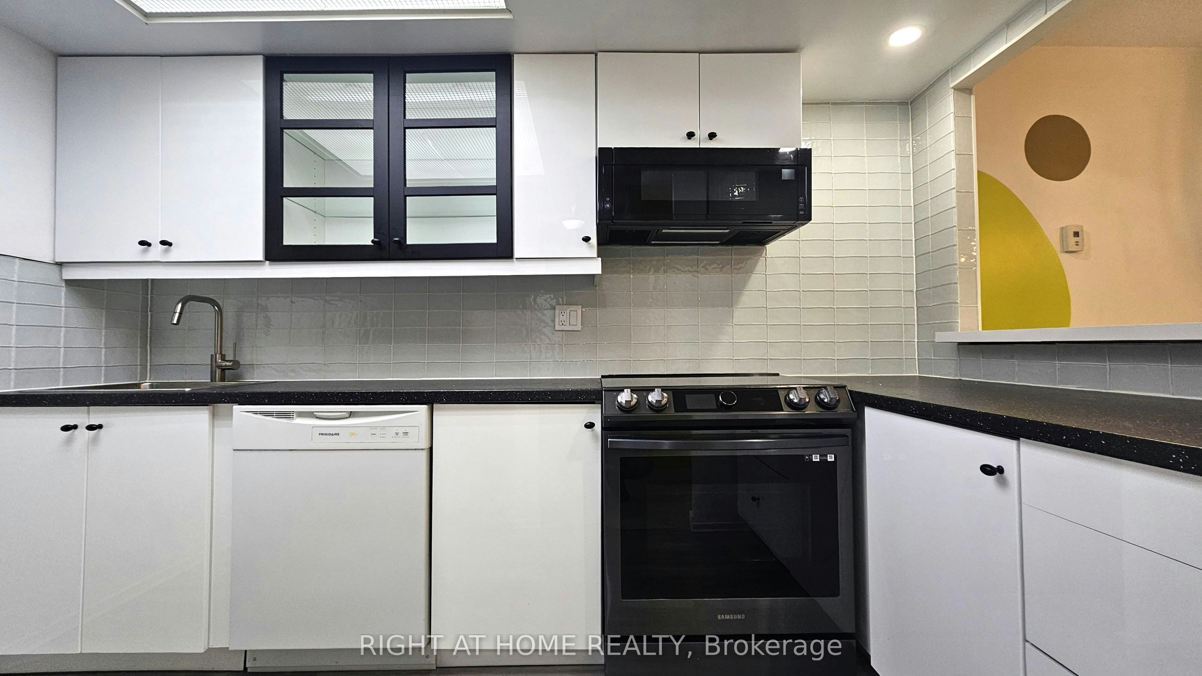 1714-2460 Eglinton Avenue E, Toronto, ON, M1K 5J7 - 12