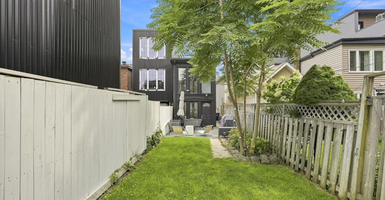 28 Minto Street, Toronto, ON, M4L 1B6 - 25
