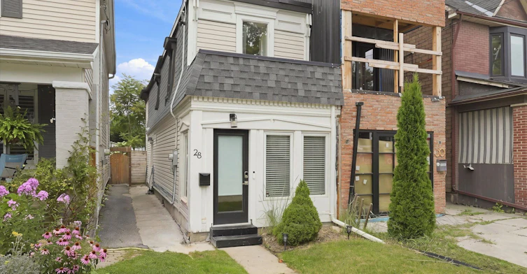 28 Minto Street, Toronto, ON, M4L 1B6 - 26