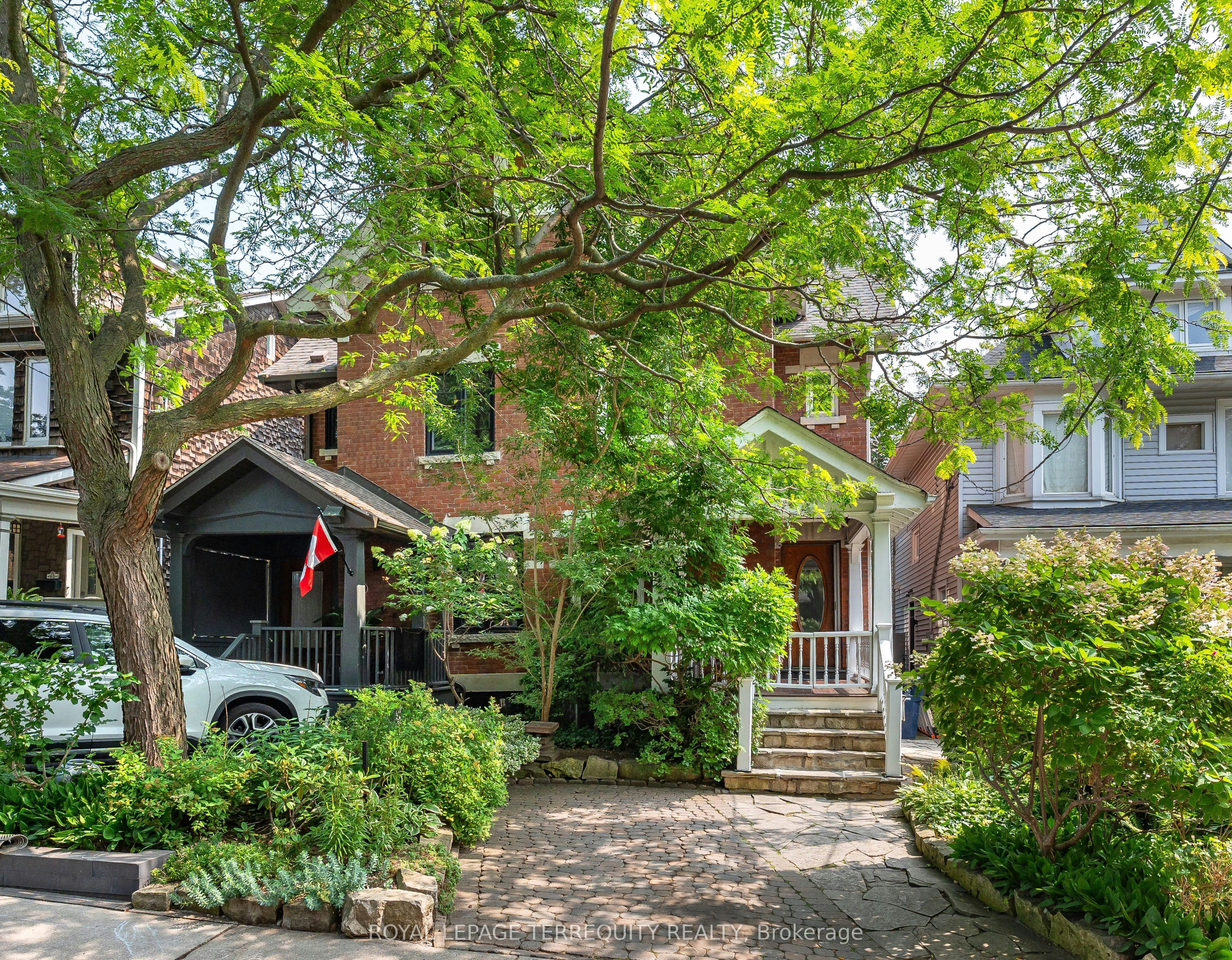 89 Leuty Avenue, Toronto, ON, M4E 2R2
