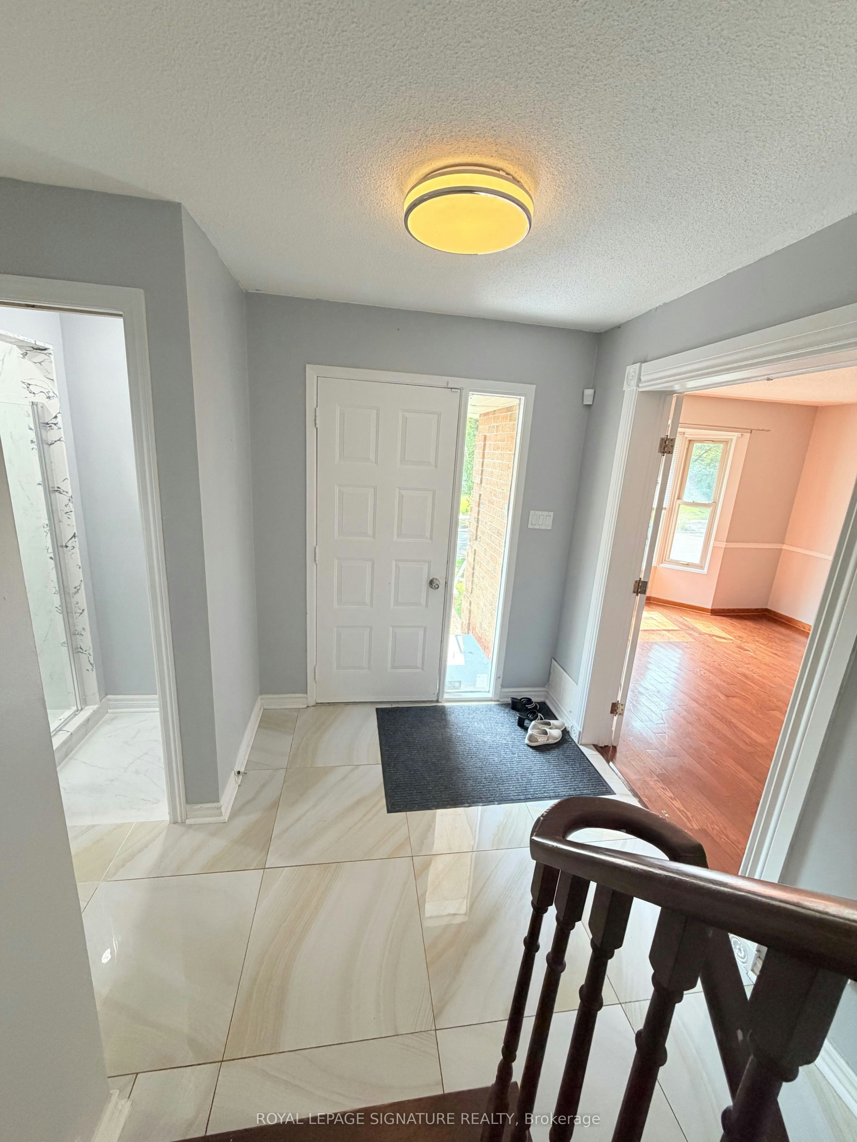 Main and Upper-41 Broadbridge Drive, Toronto, ON, M1C 3K5 - 12