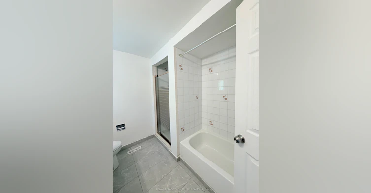 Main and Upper-41 Broadbridge Drive, Toronto, ON, M1C 3K5 - 24