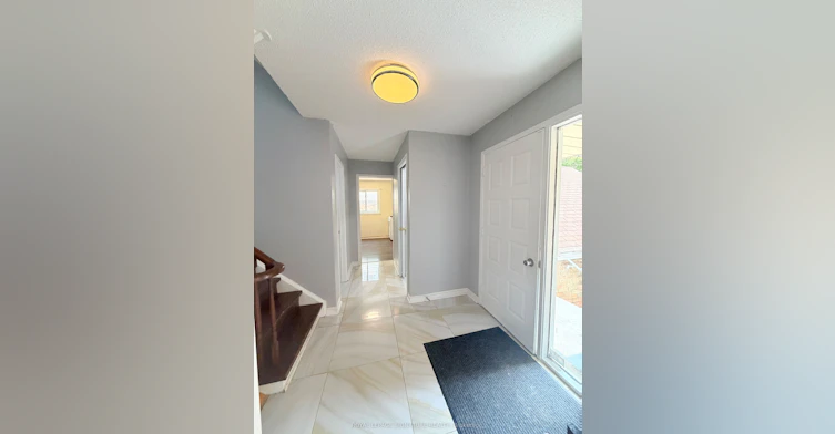 Main and Upper-41 Broadbridge Drive, Toronto, ON, M1C 3K5 - 3