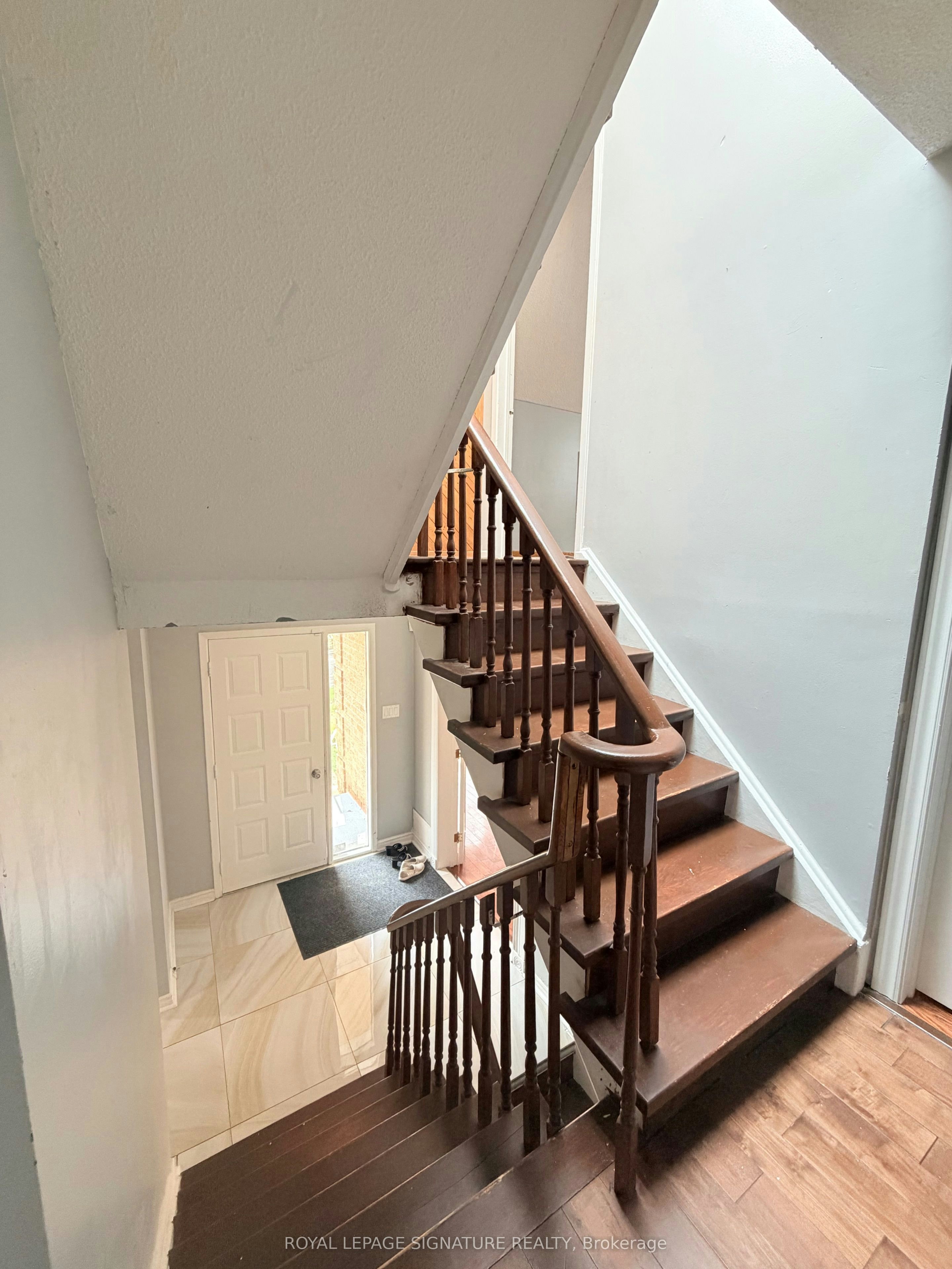Main and Upper-41 Broadbridge Drive, Toronto, ON, M1C 3K5 - 13