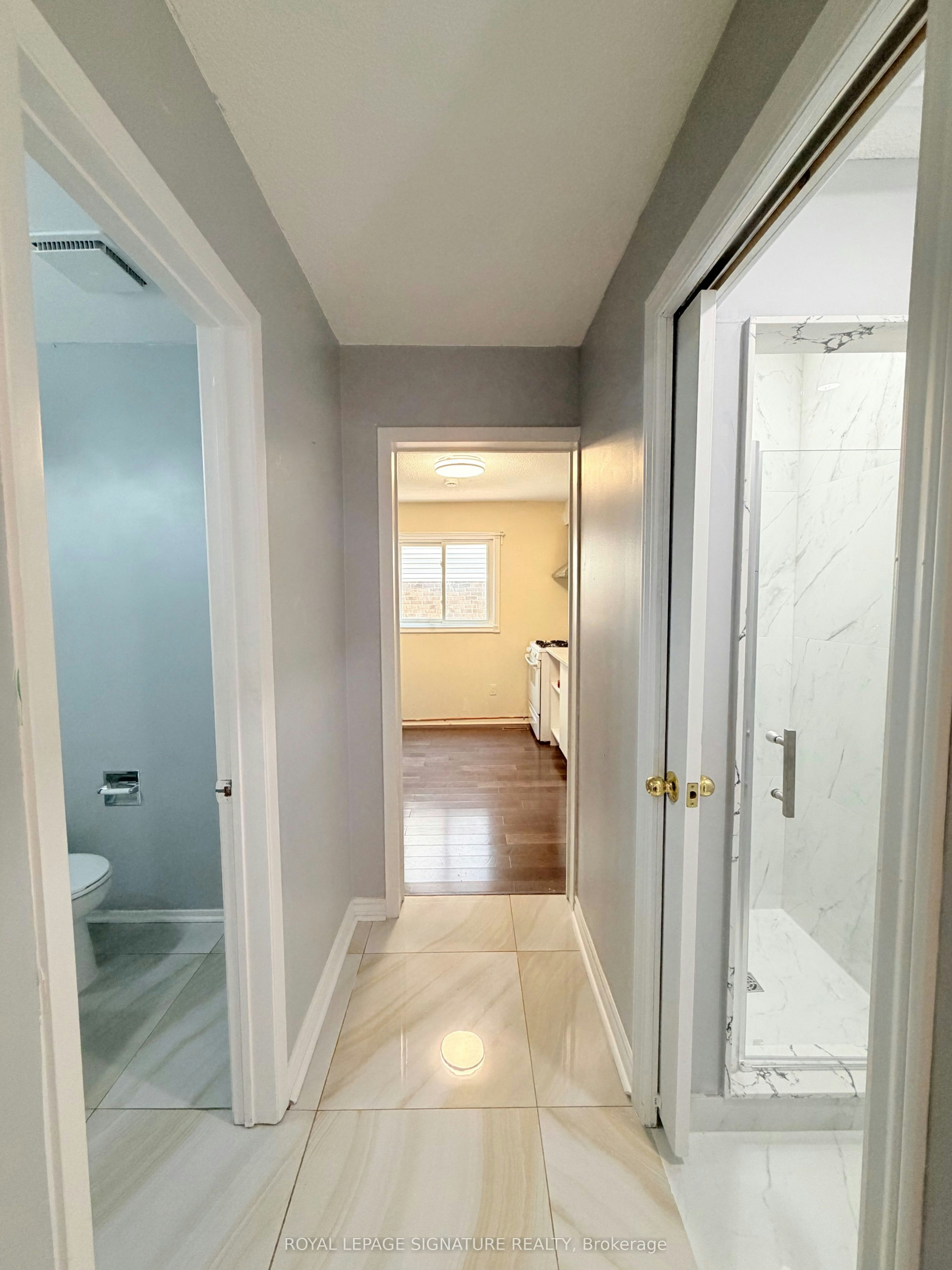 Main and Upper-41 Broadbridge Drive, Toronto, ON, M1C 3K5 - 11
