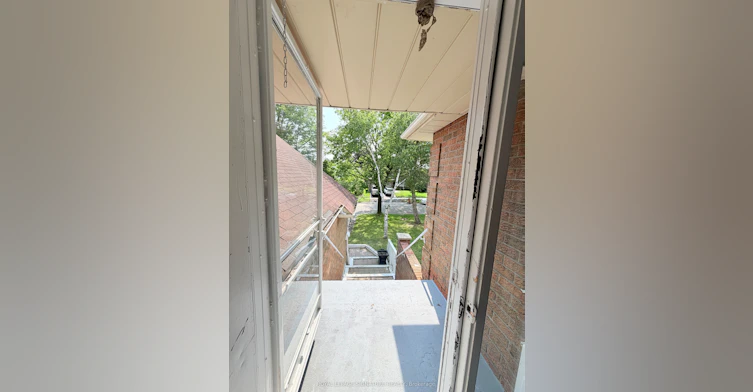 Main and Upper-41 Broadbridge Drive, Toronto, ON, M1C 3K5 - 4