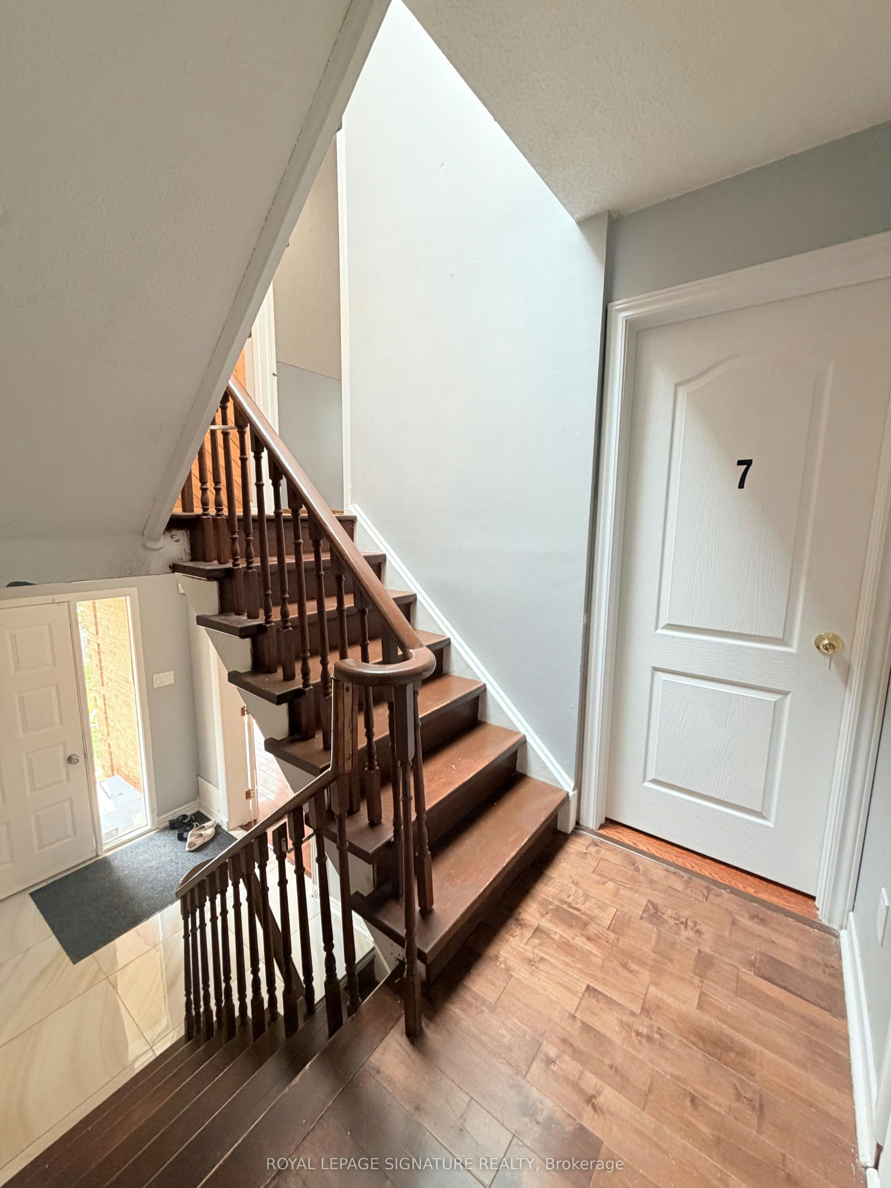 Main and Upper-41 Broadbridge Drive, Toronto, ON, M1C 3K5 - 15