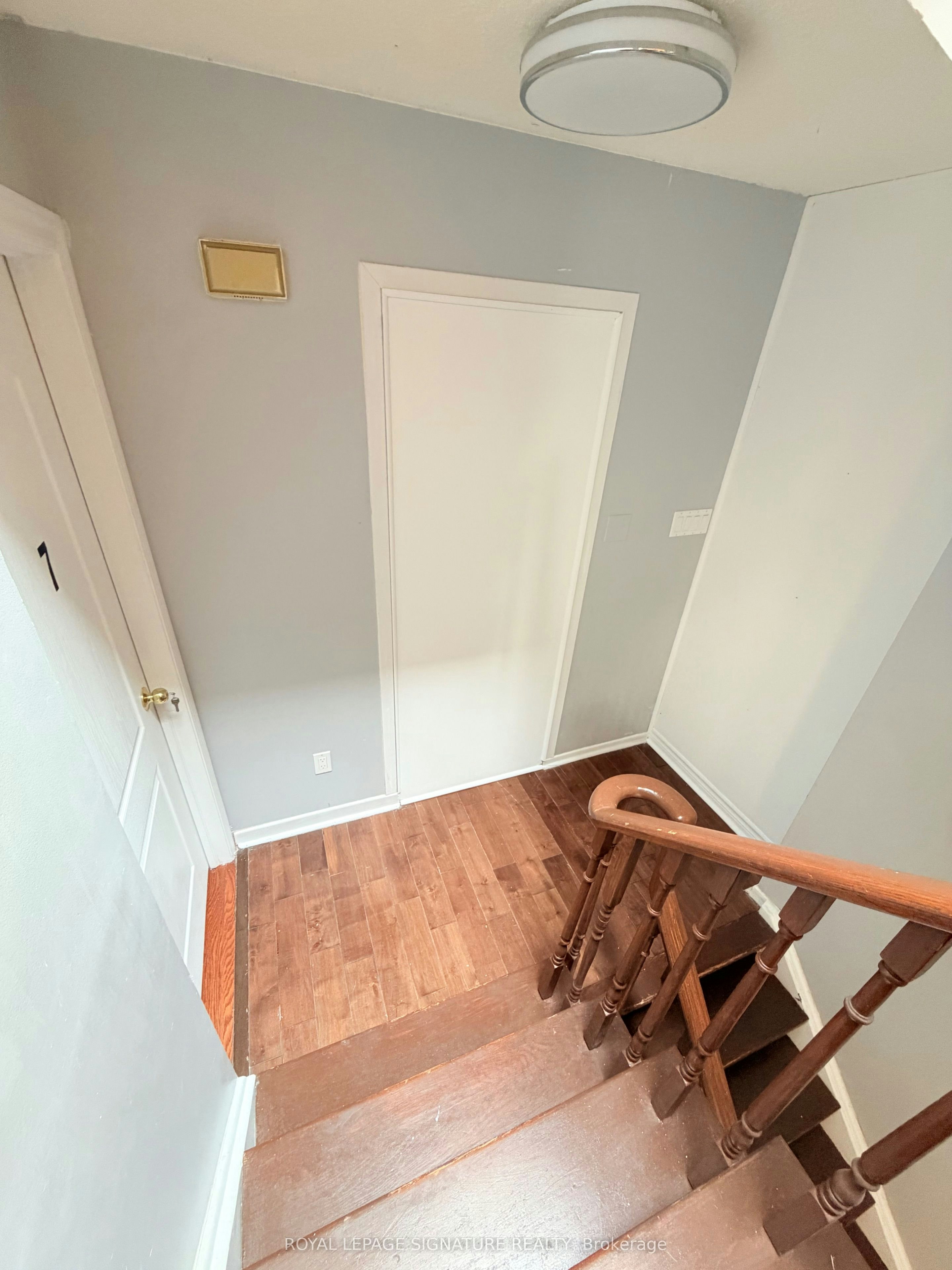 Main and Upper-41 Broadbridge Drive, Toronto, ON, M1C 3K5 - 14
