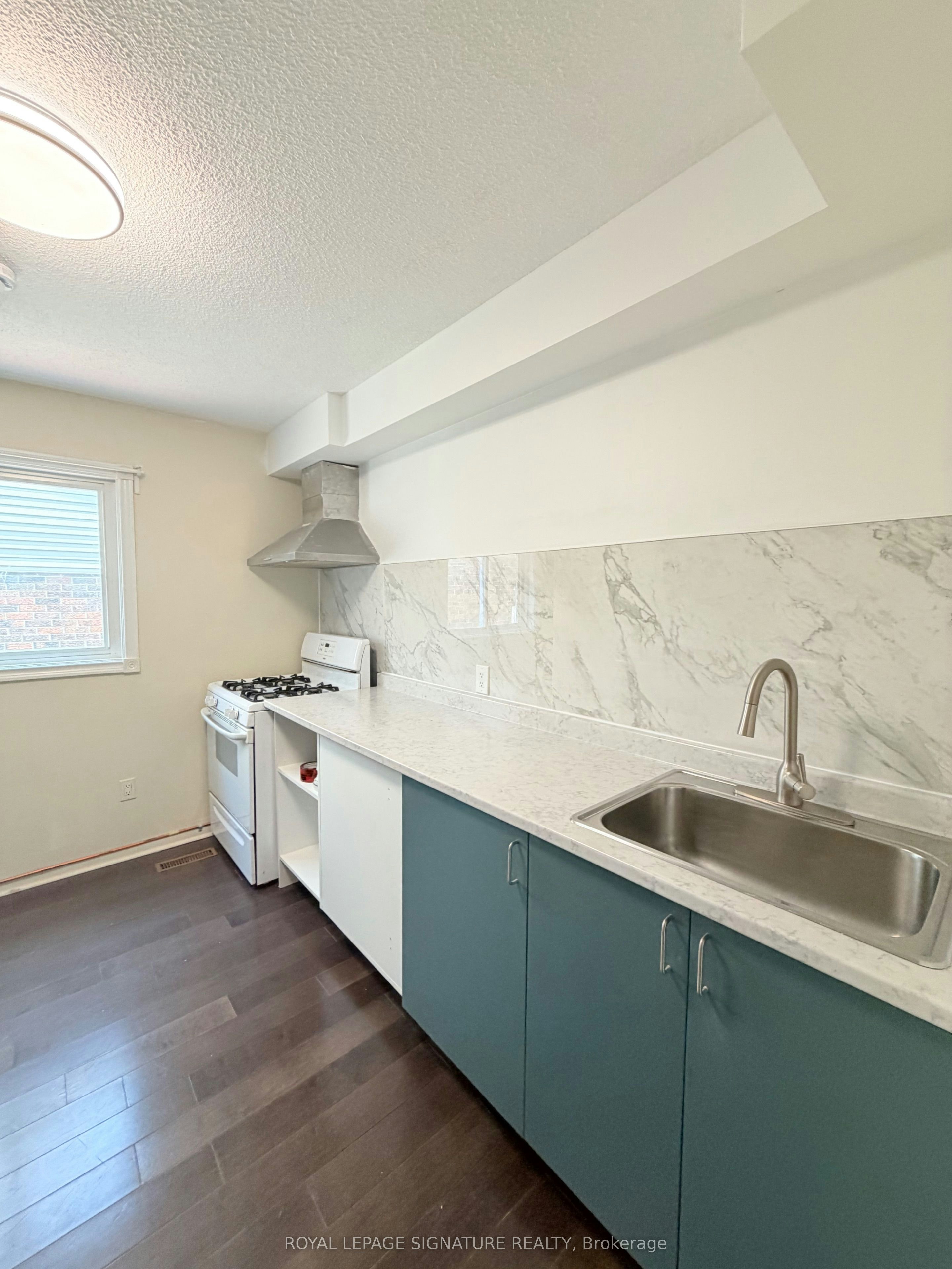 Main and Upper-41 Broadbridge Drive, Toronto, ON, M1C 3K5 - 8
