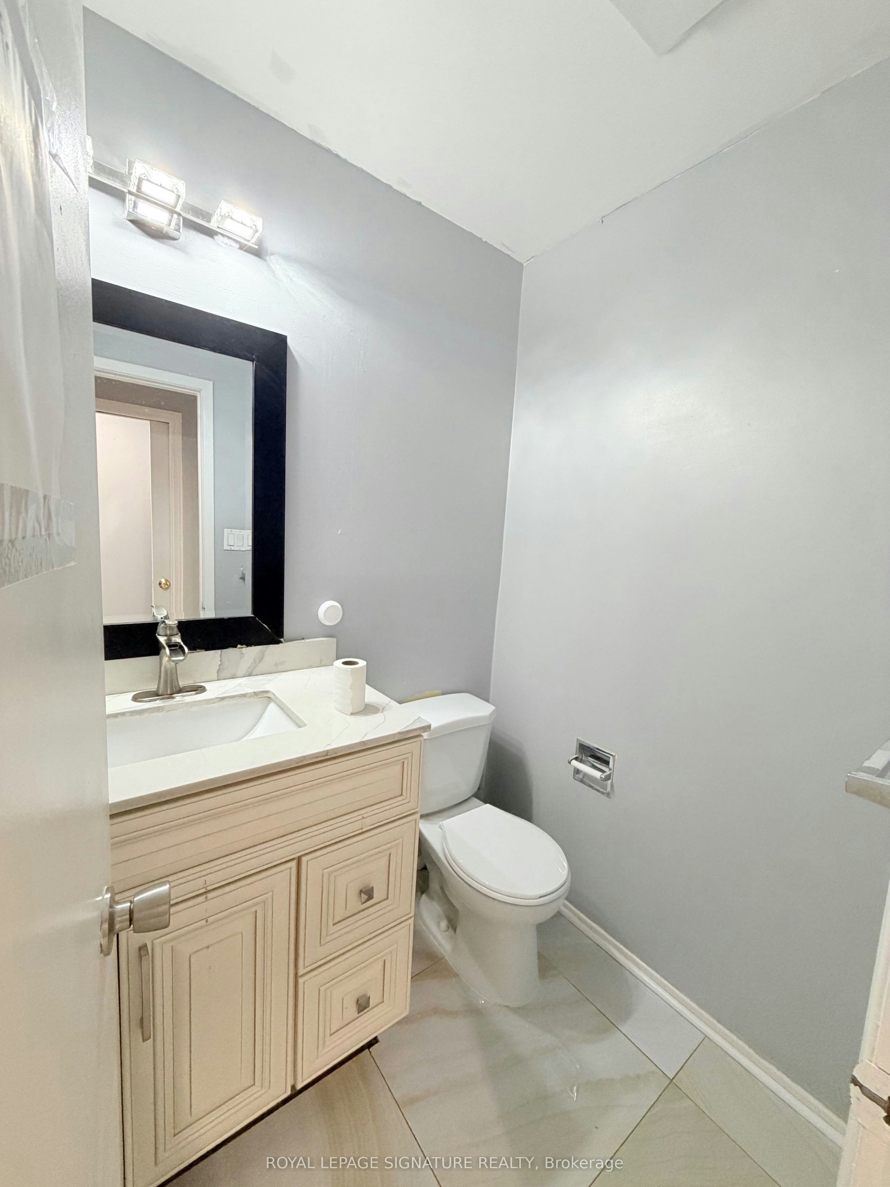 Main and Upper-41 Broadbridge Drive, Toronto, ON, M1C 3K5 - 9