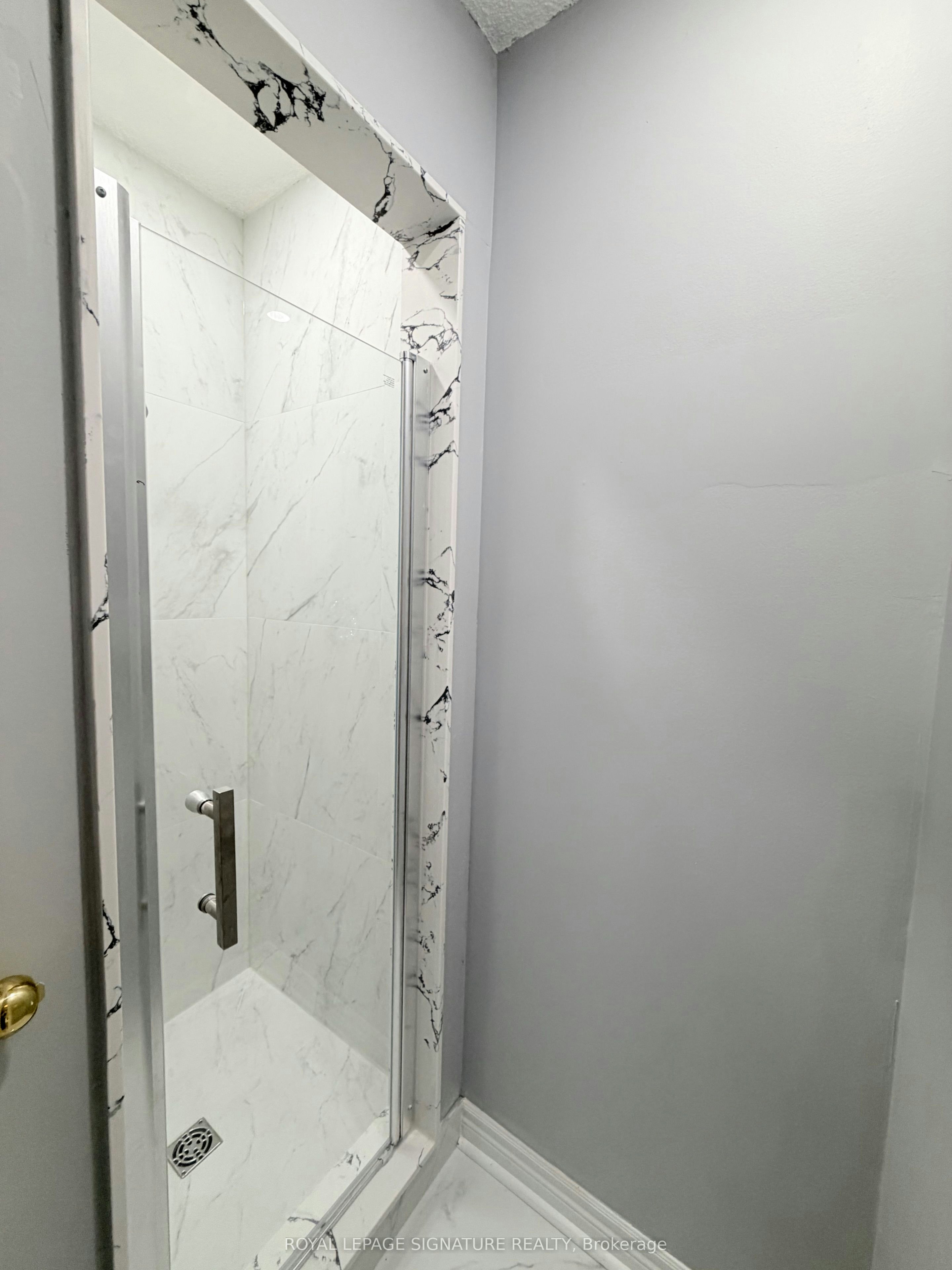 Main and Upper-41 Broadbridge Drive, Toronto, ON, M1C 3K5 - 10