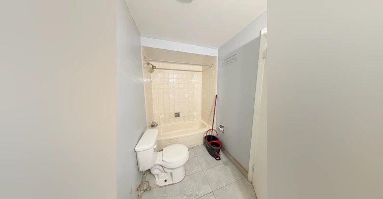 Main and Upper-41 Broadbridge Drive, Toronto, ON, M1C 3K5 - 30