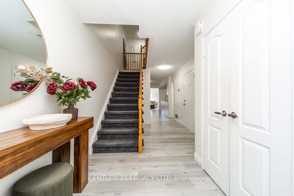 44 Tincomb Crescent, Whitby, ON, L1R 2Y6 - 5