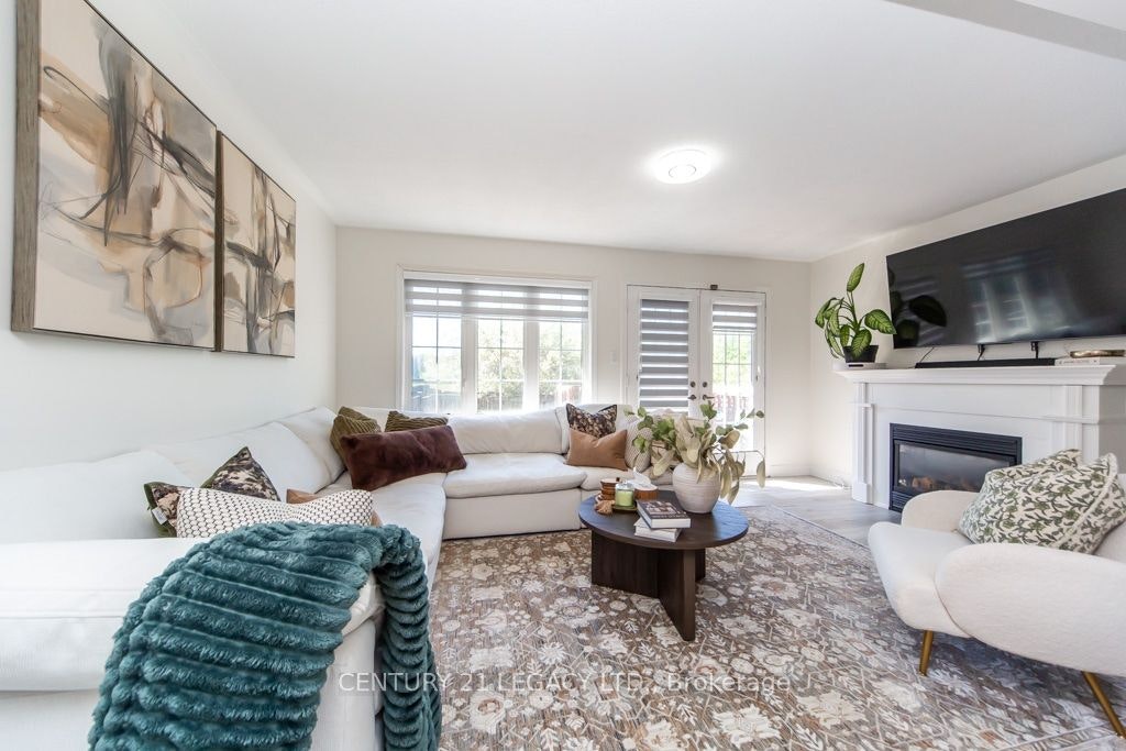 44 Tincomb Crescent, Whitby, ON, L1R 2Y6