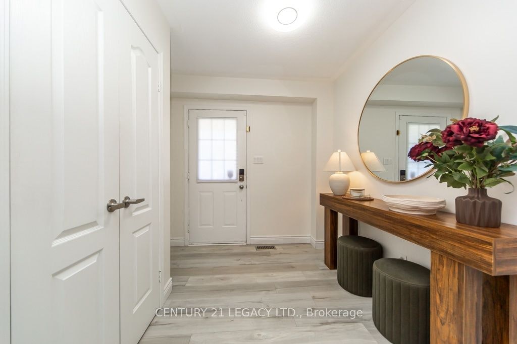 44 Tincomb Crescent, Whitby, ON, L1R 2Y6 - 4