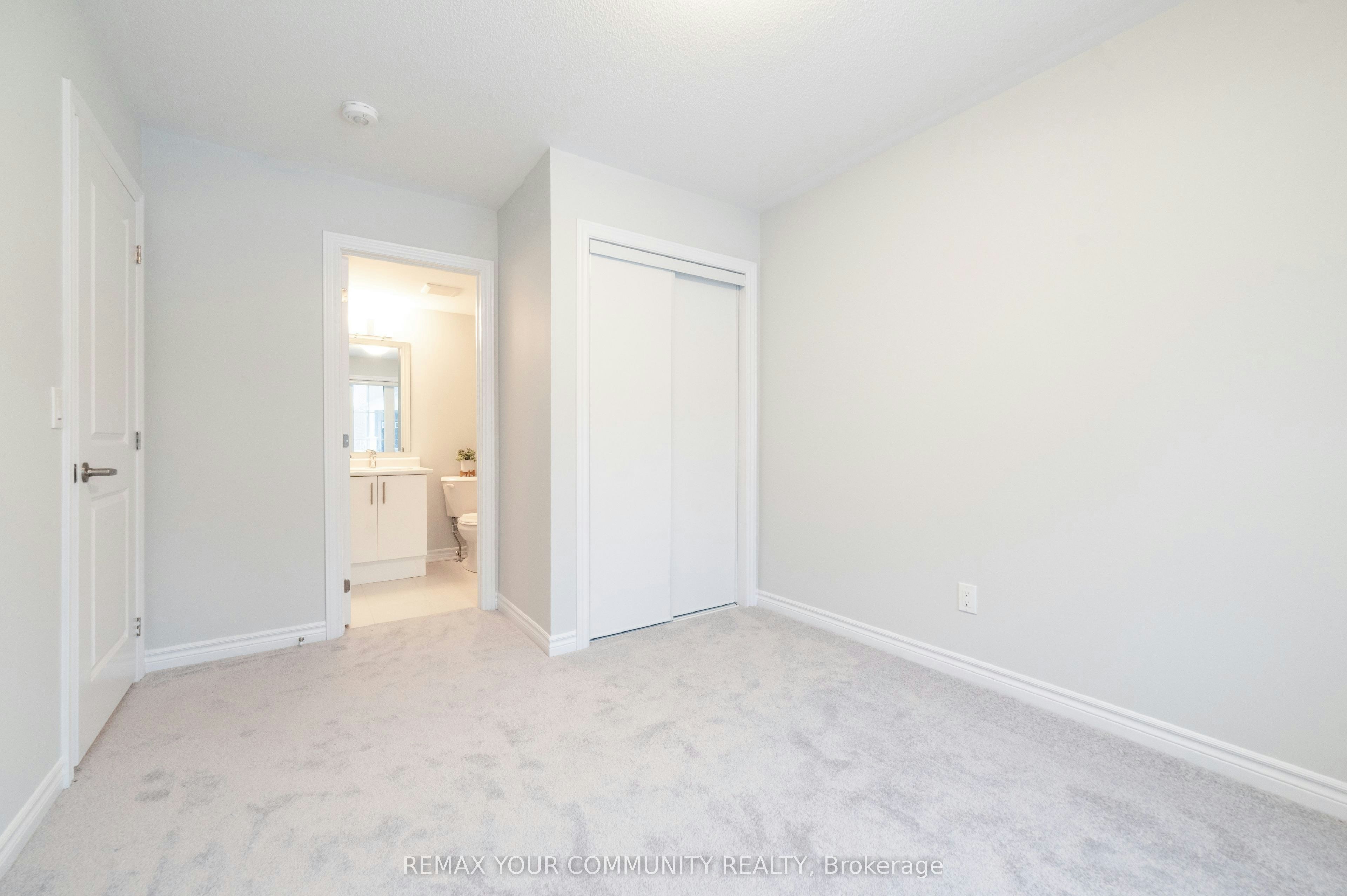 1028 Dyas Avenue, Oshawa, ON, L1H 8L7 - 4