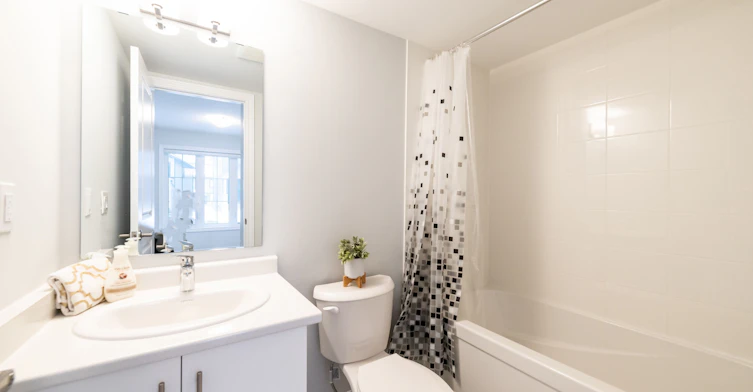 1028 Dyas Avenue, Oshawa, ON, L1H 8L7 - 5