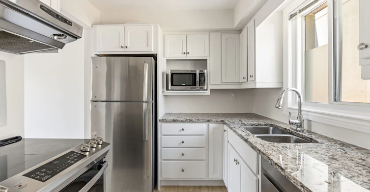 210-101 Hammersmith Avenue, Toronto, ON, M4E 2W3 - 4