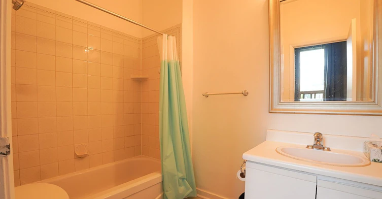 3-1432 Queen Street E, Toronto, ON, M4L 1E1 - 7