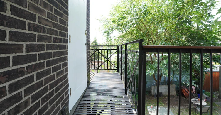 3-1432 Queen Street E, Toronto, ON, M4L 1E1 - 8