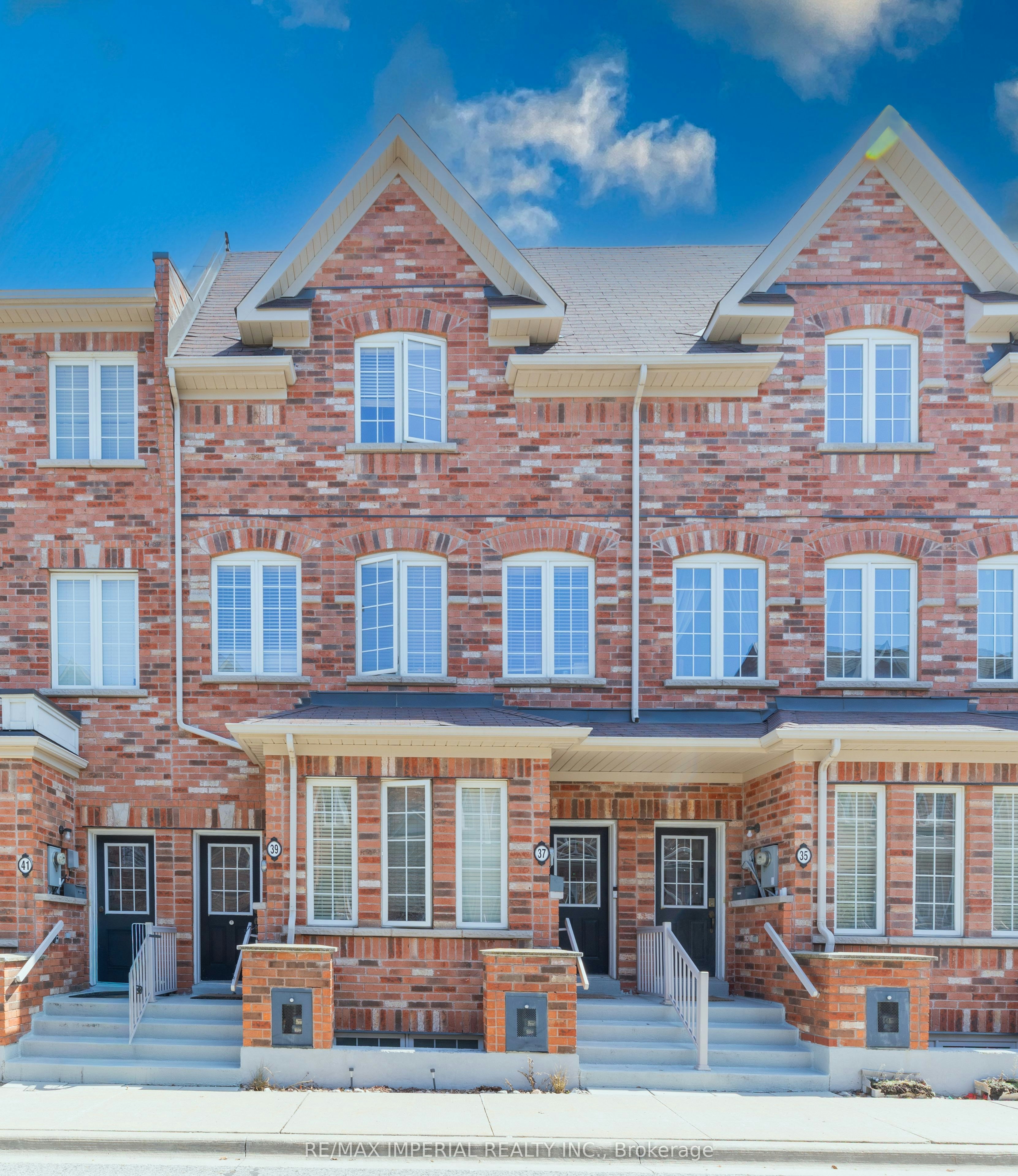 37 Carnahan Terrace, Toronto, ON, M4E 0B2