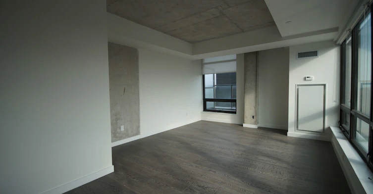 723-246 Logan Avenue, Toronto, ON, M4M 0E9 - 6