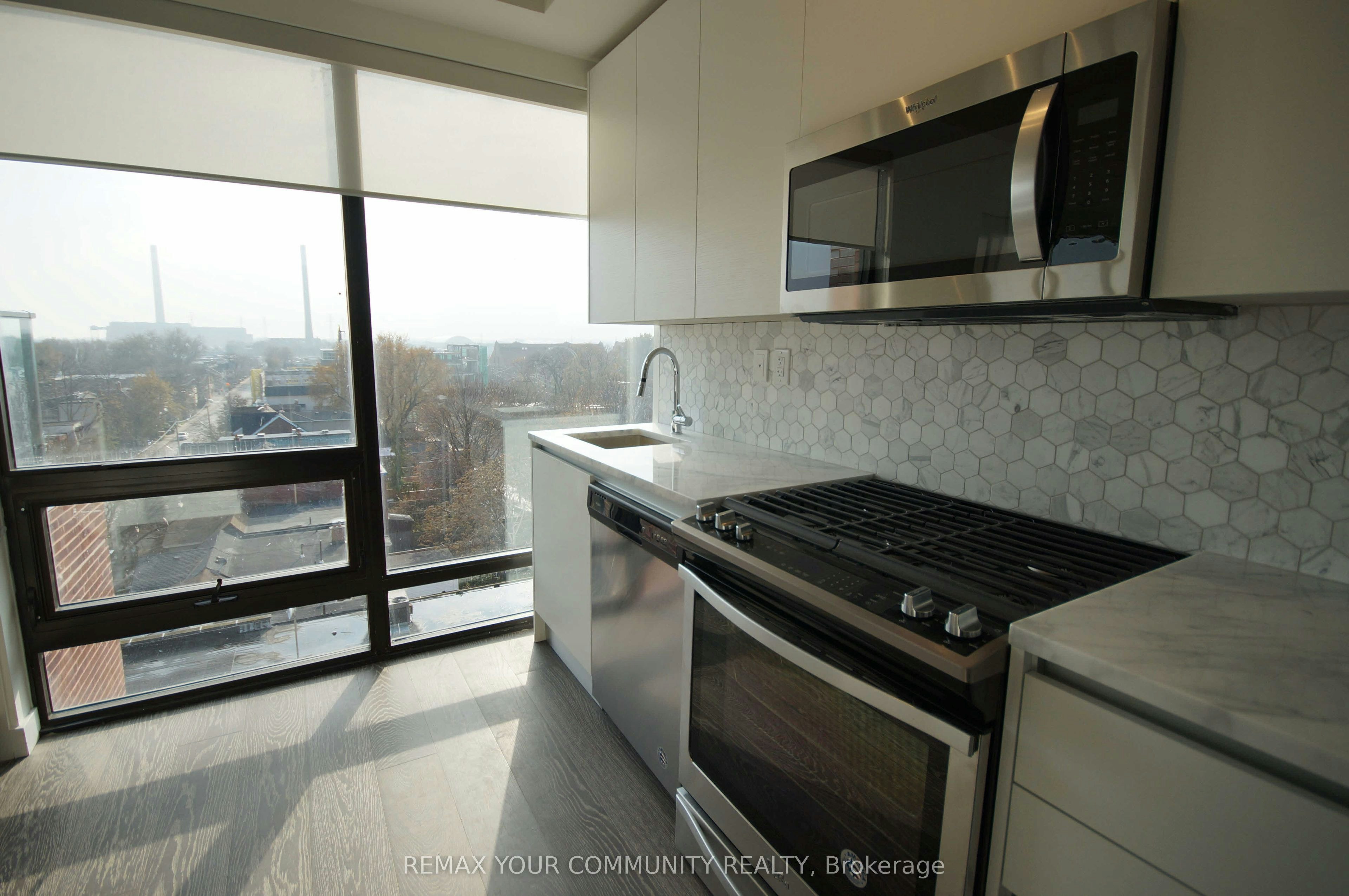 723-246 Logan Avenue, Toronto, ON, M4M 0E9 - 4