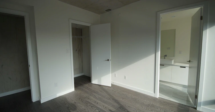 723-246 Logan Avenue, Toronto, ON, M4M 0E9 - 10