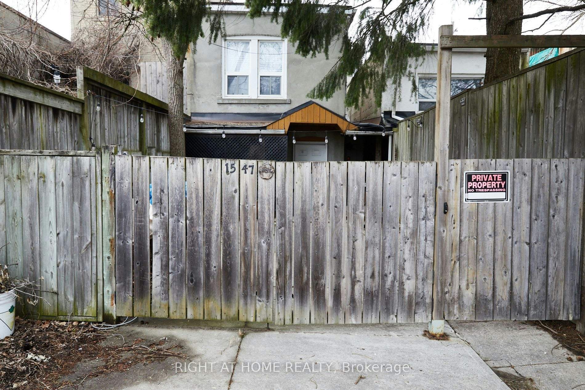 Rear-1547 Kingston Road, Toronto, ON, M1N 1R9 - 15