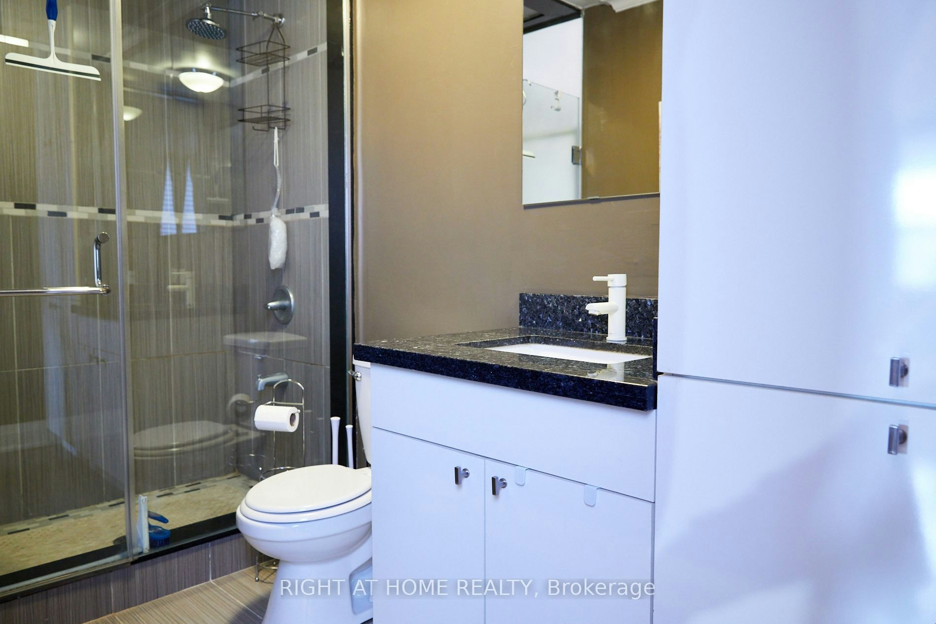 Rear-1547 Kingston Road, Toronto, ON, M1N 1R9 - 11