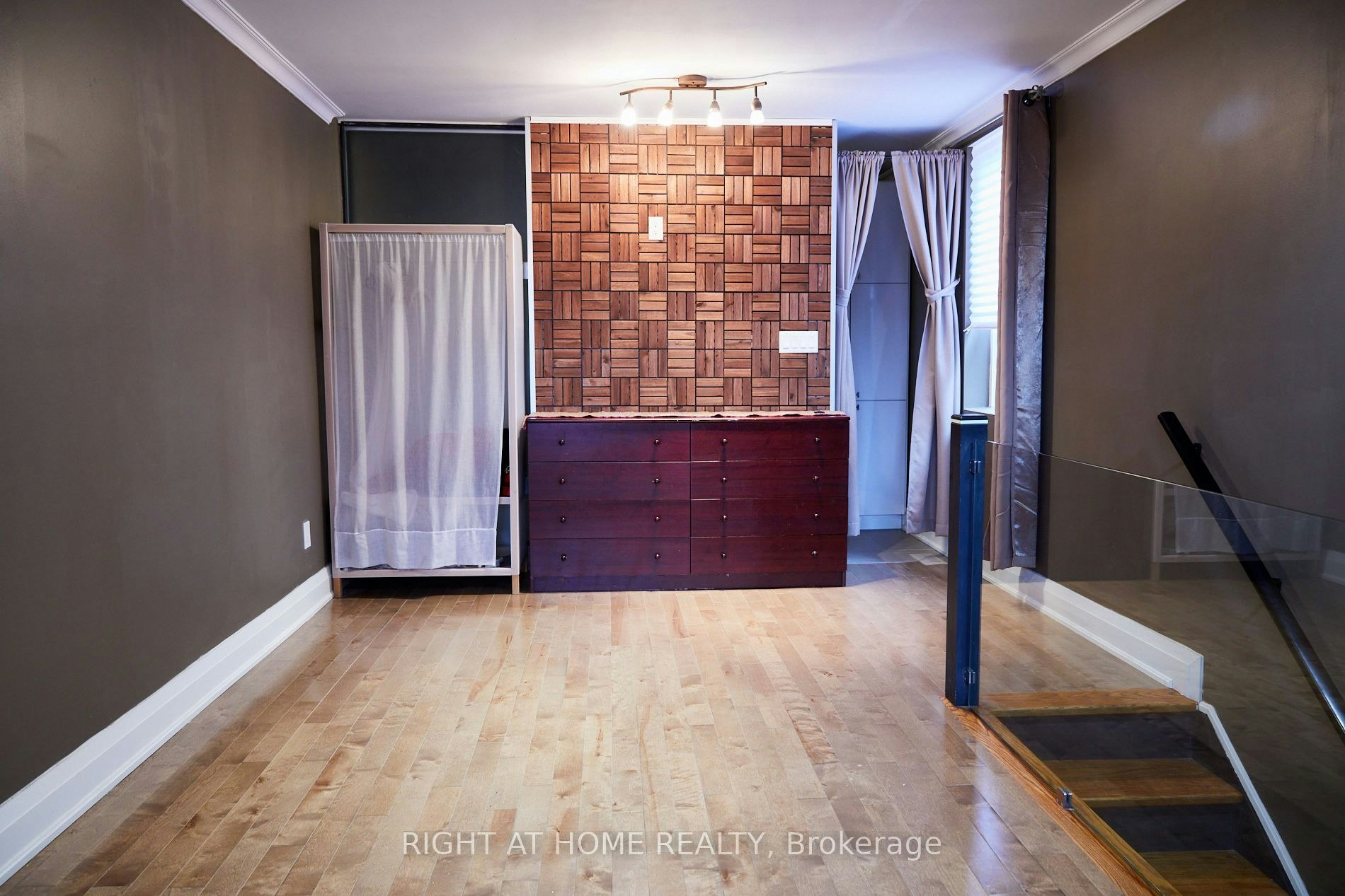 Rear-1547 Kingston Road, Toronto, ON, M1N 1R9 - 10