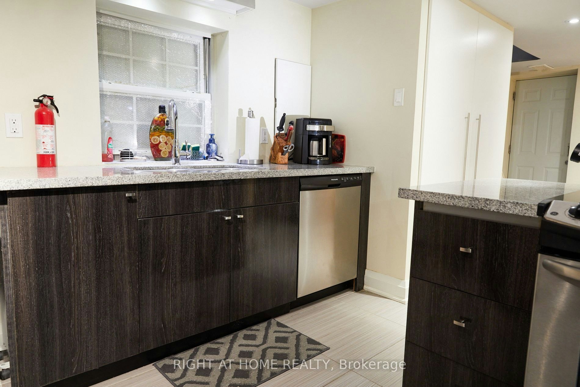 Rear-1547 Kingston Road, Toronto, ON, M1N 1R9 - 6