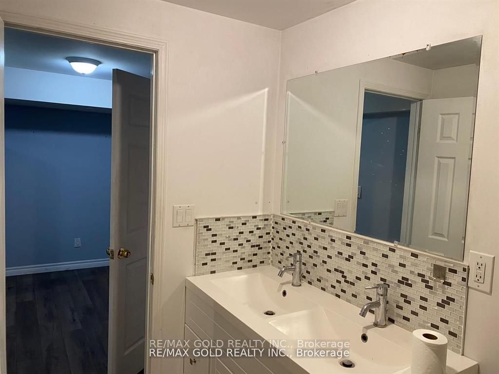 Bsmt-27 Middlecote Drive, Ajax, ON, L1T 0A4 - 8