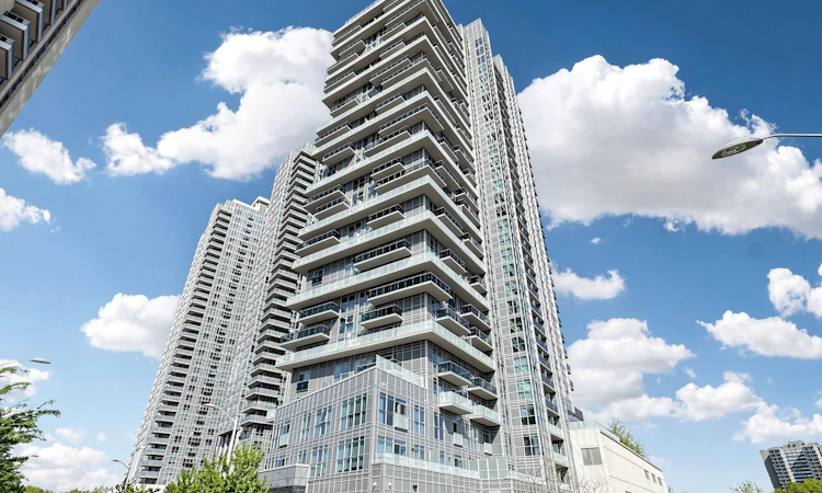 2507-225 Village Green Square