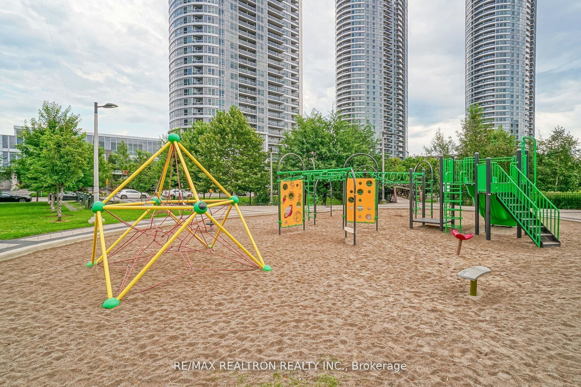 3315-275 Village Green Square, Toronto, ON, M1S 0L8 - 31