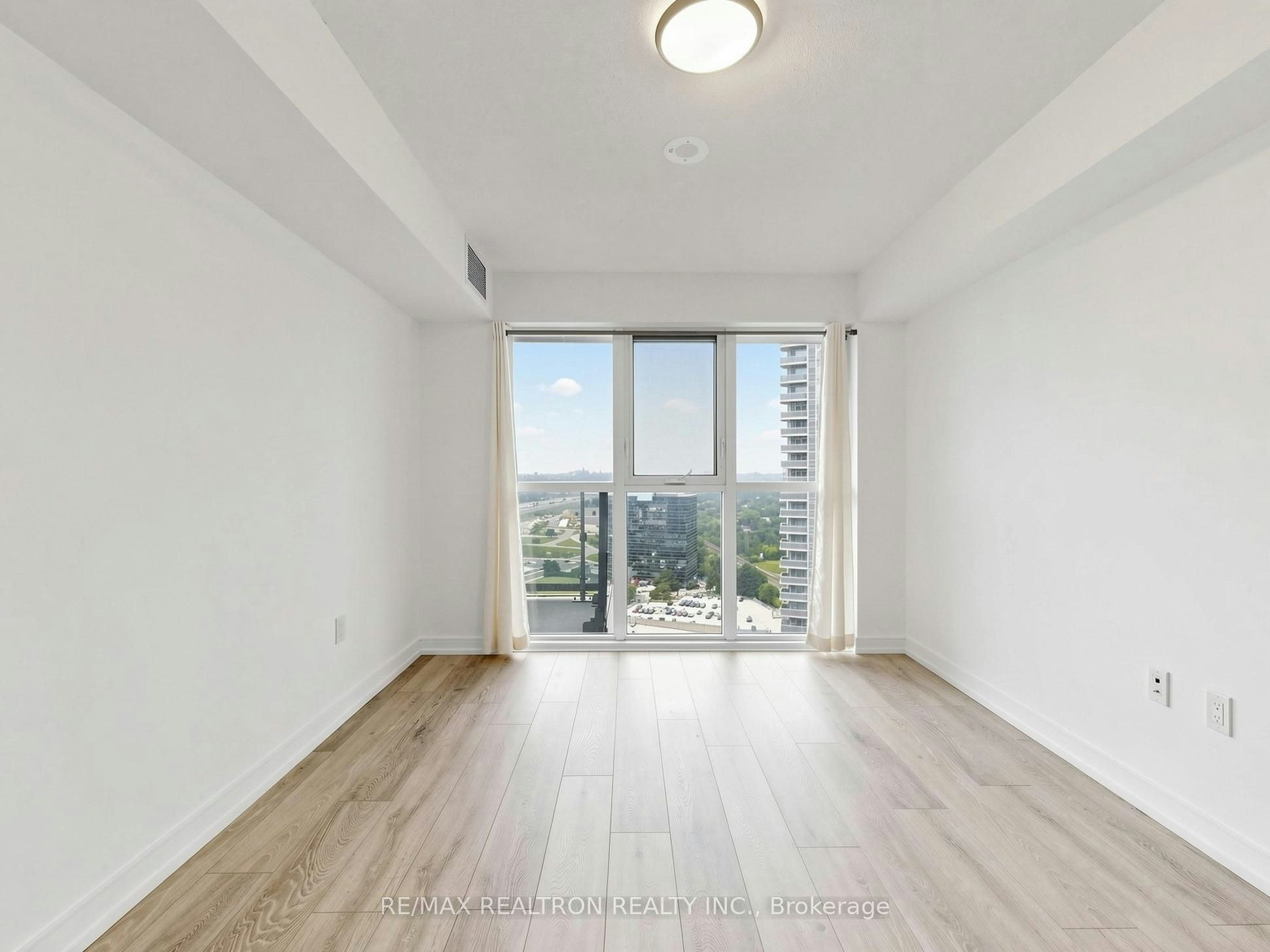 2507-225 Village Green Square, Toronto, ON, M1S 0L3 - 16