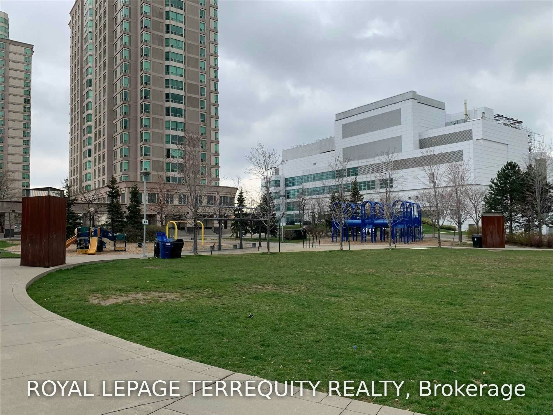 Th108-36 Lee Centre Drive, Toronto, ON, M1H 3K2 - 13