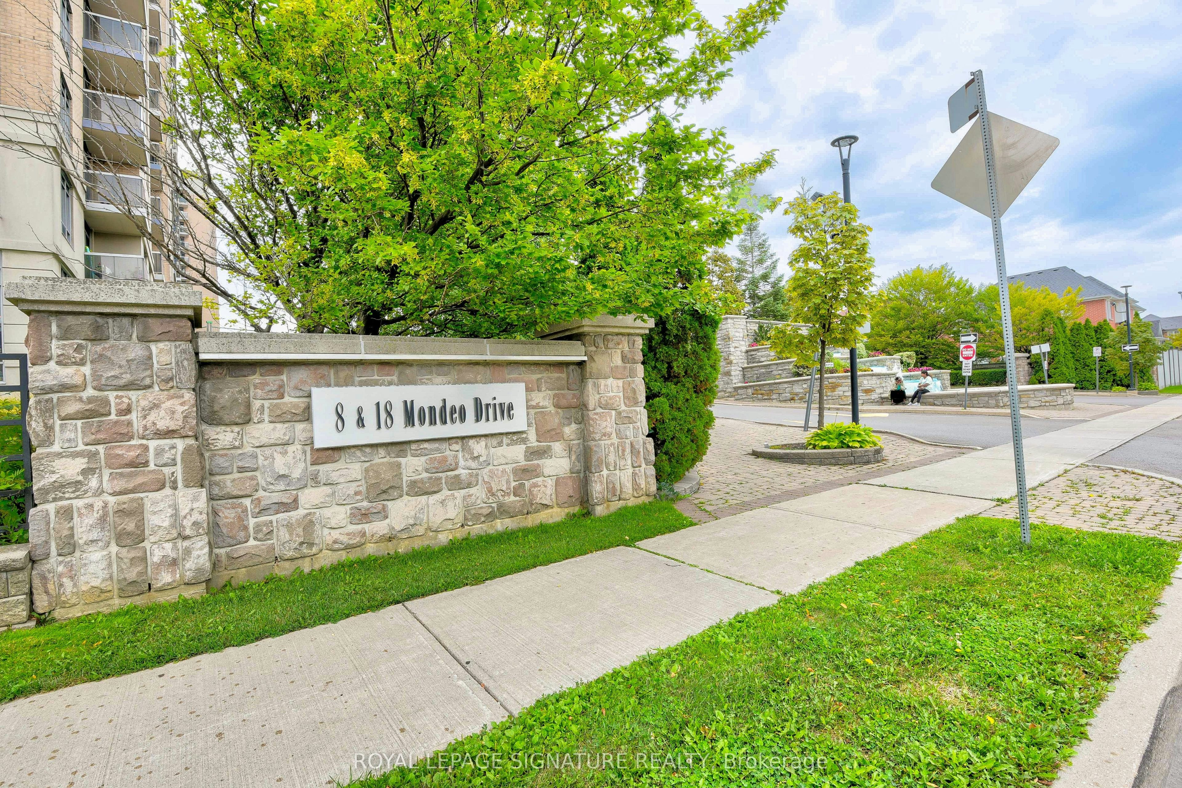 705-8 Mondeo Drive, Toronto, ON, M1P 5C7 - 2