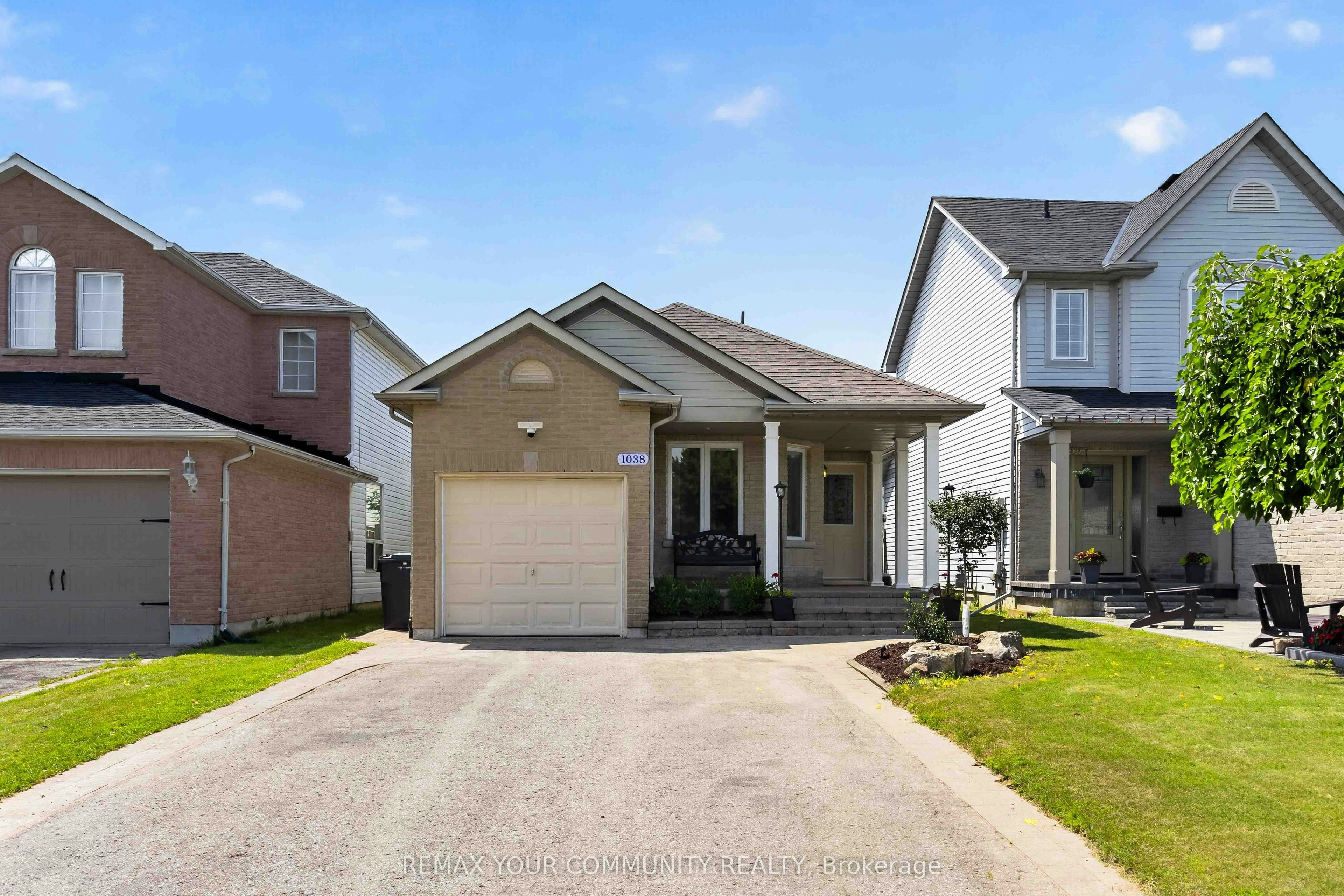 1038 Grandlea Court, Oshawa, ON, L1K 2N1