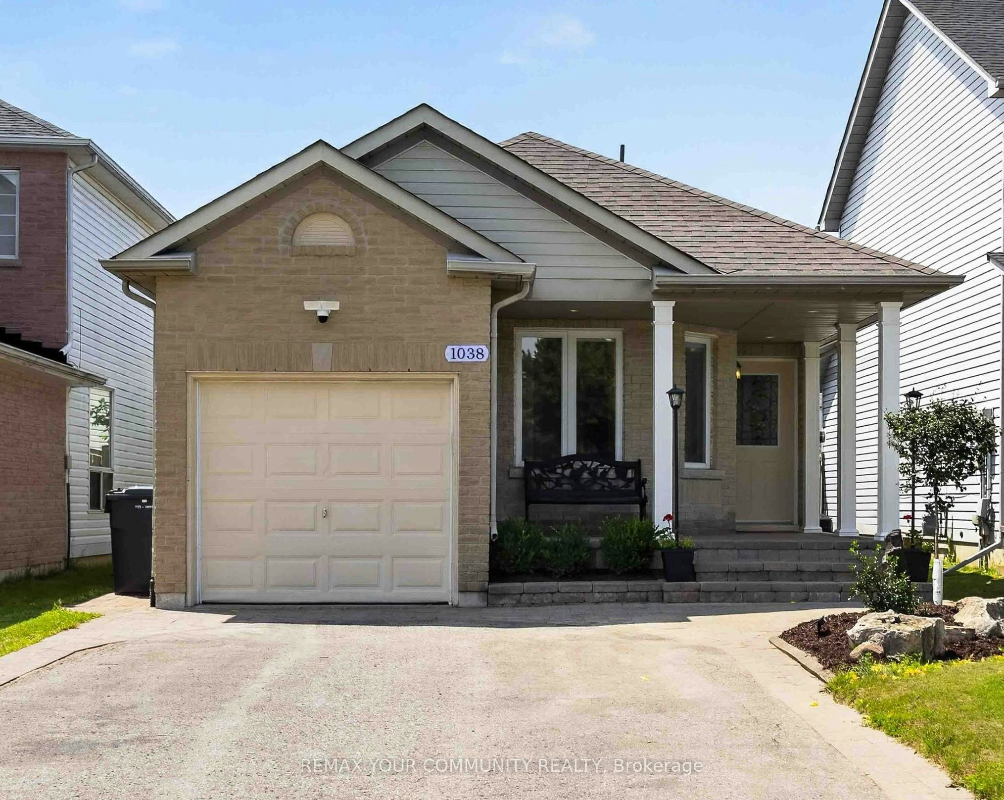 1038 Grandlea Court, Oshawa, ON, L1K 2N1