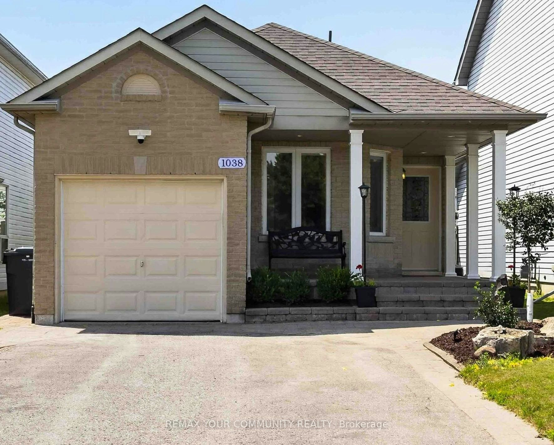 1038 Grandlea Court, Oshawa, ON, L1K 2N1