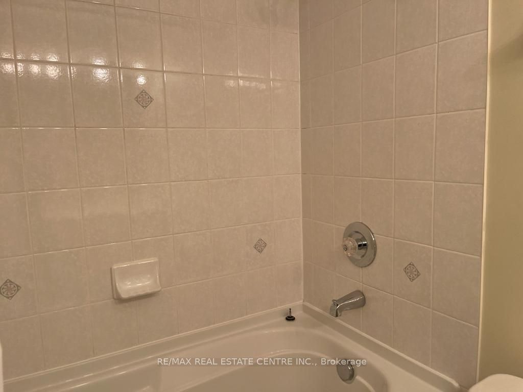 20-117 Omni Drive, Toronto, ON, M1P 5A5 - 20