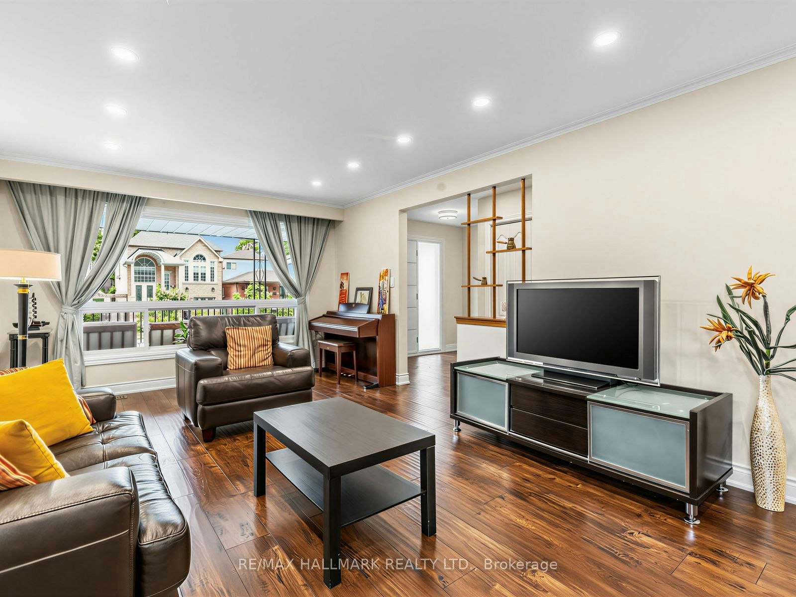 Main & Second Floor-41 Woodville Avenue, Toronto, ON, M4K 2J5 - 10